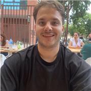 Estudiante de cuarto de ADE da clases de apoyo a todos los niveles